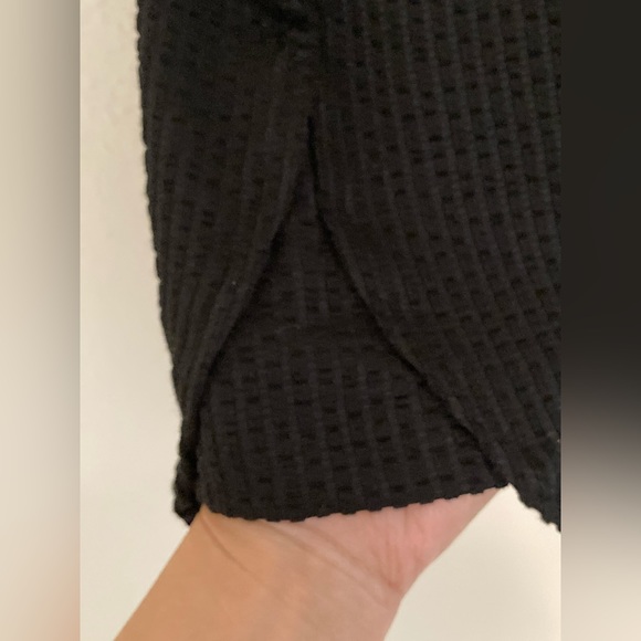 LuLaRoe Rachael V-Neck Zipper Sleeveless Top — black, gold zipper, size XXS. - Picture 8 of 8